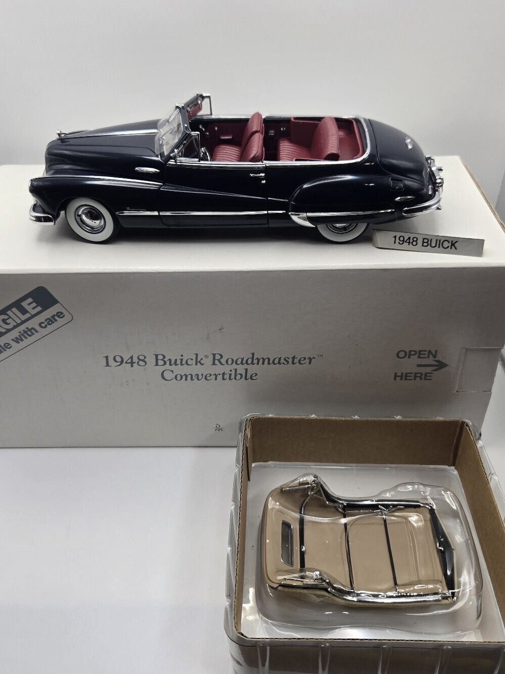 Danbury Mint 1:24 scale 1948 Buick Roadmaster Convertible in Regency Blue
